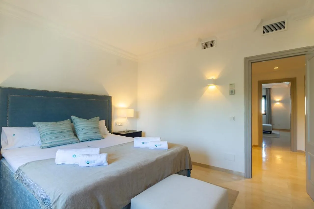 Marbella Banus Suites - Nueva Andalucia Banus Sea Views Apartment Spain