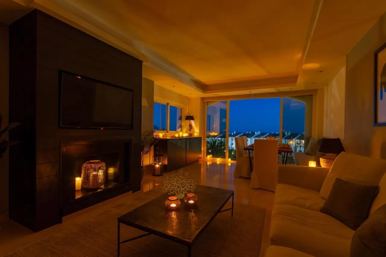 Marbella Banus Suites - Nueva Andalucia Banus Sea Views Apartment Spain